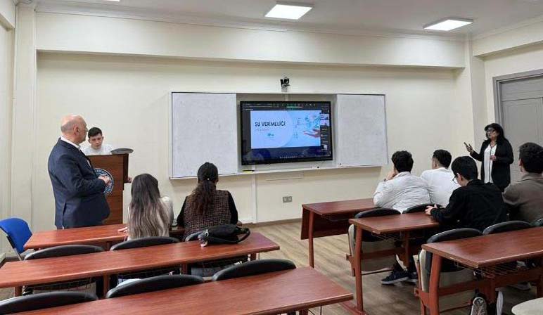 Türk Dünyası İqtisad Fakültəsində rəqəmsal inkişaf və su ehtiyatlarından səmərəli istifadəyə həsr olunmuş seminar keçirilib